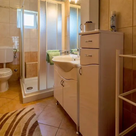 Apartman Fran شقة *