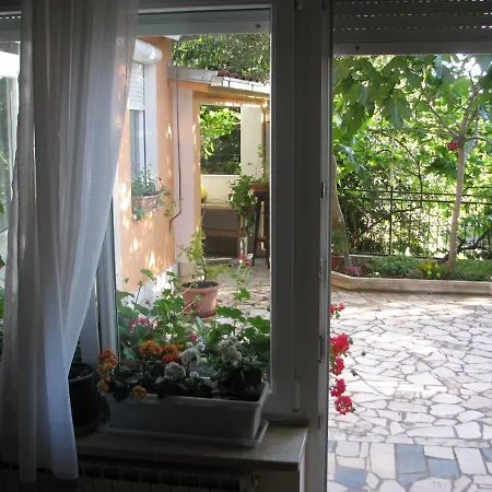 Apartman Fran شقة
